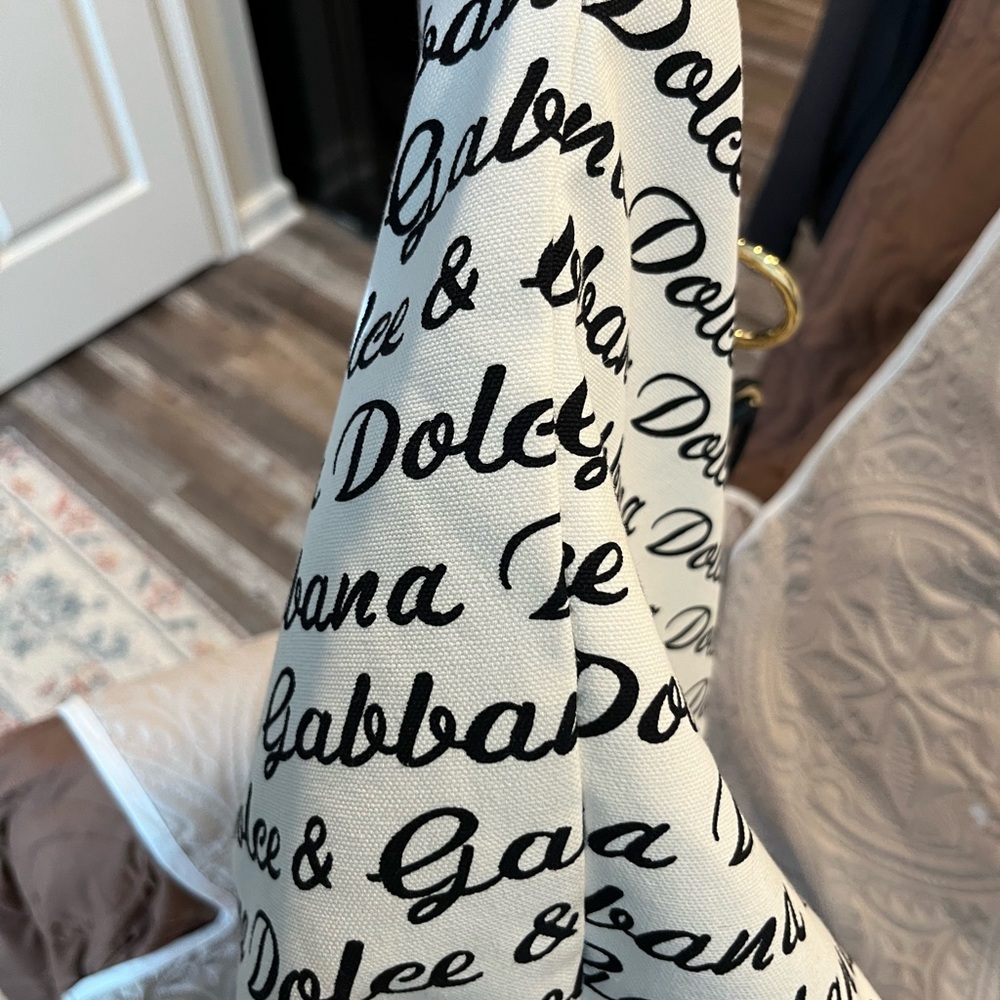 Dolce & Gabbana Script Logo Tote in Black and White - Picture 13 of 16